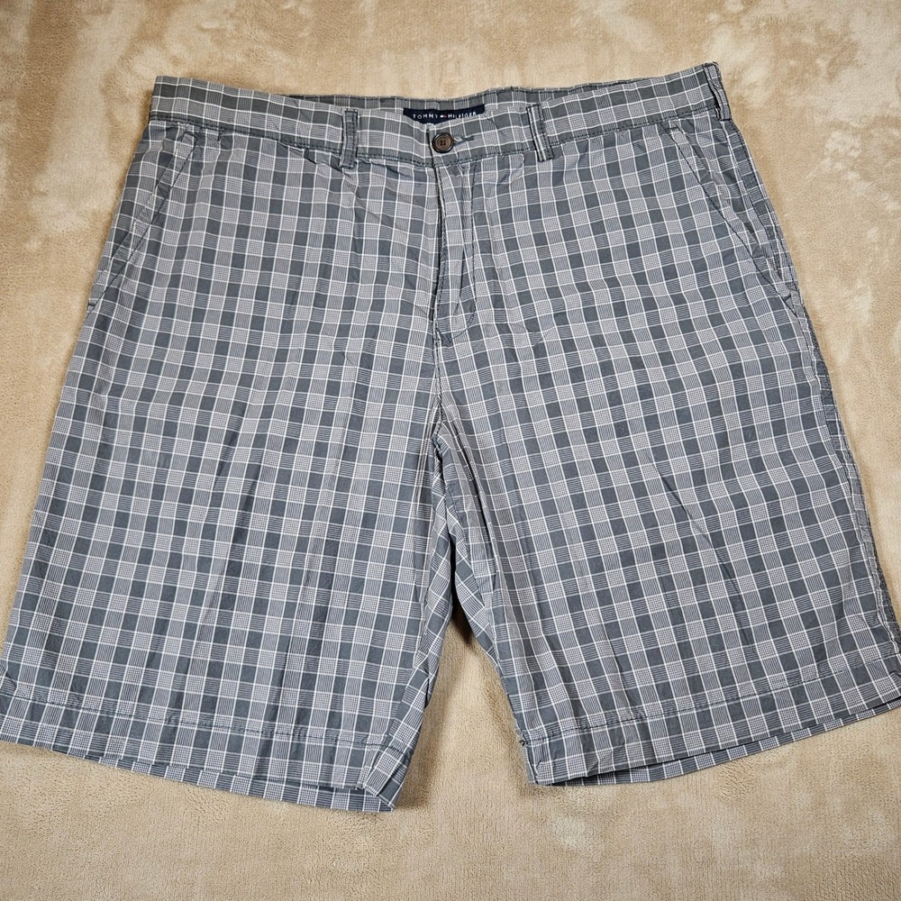 Tommy Hilfiger Mens Classic Fit Golf Shorts Grey Plaid Cotton Size 38 08978A0014